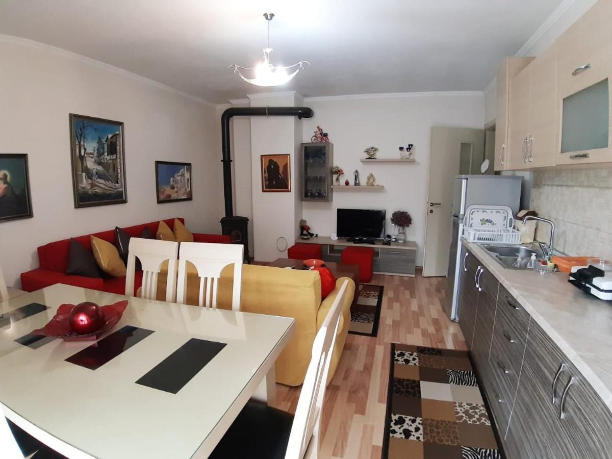 Silver Apartament Korce Buitenkant foto