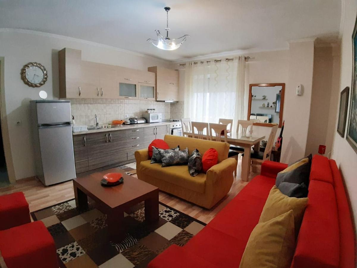 Silver Apartament Korce Buitenkant foto