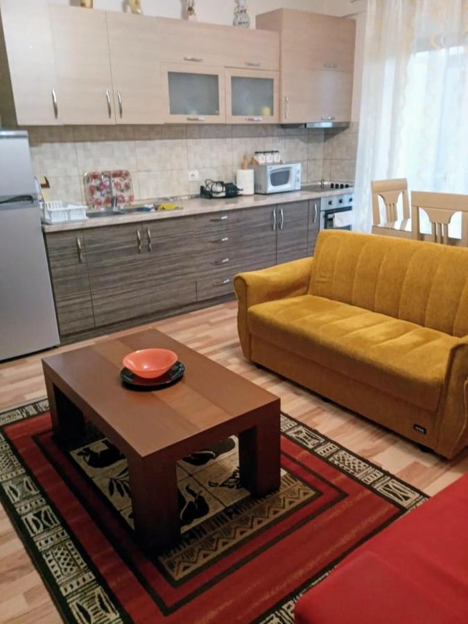 Silver Apartament Korce Buitenkant foto